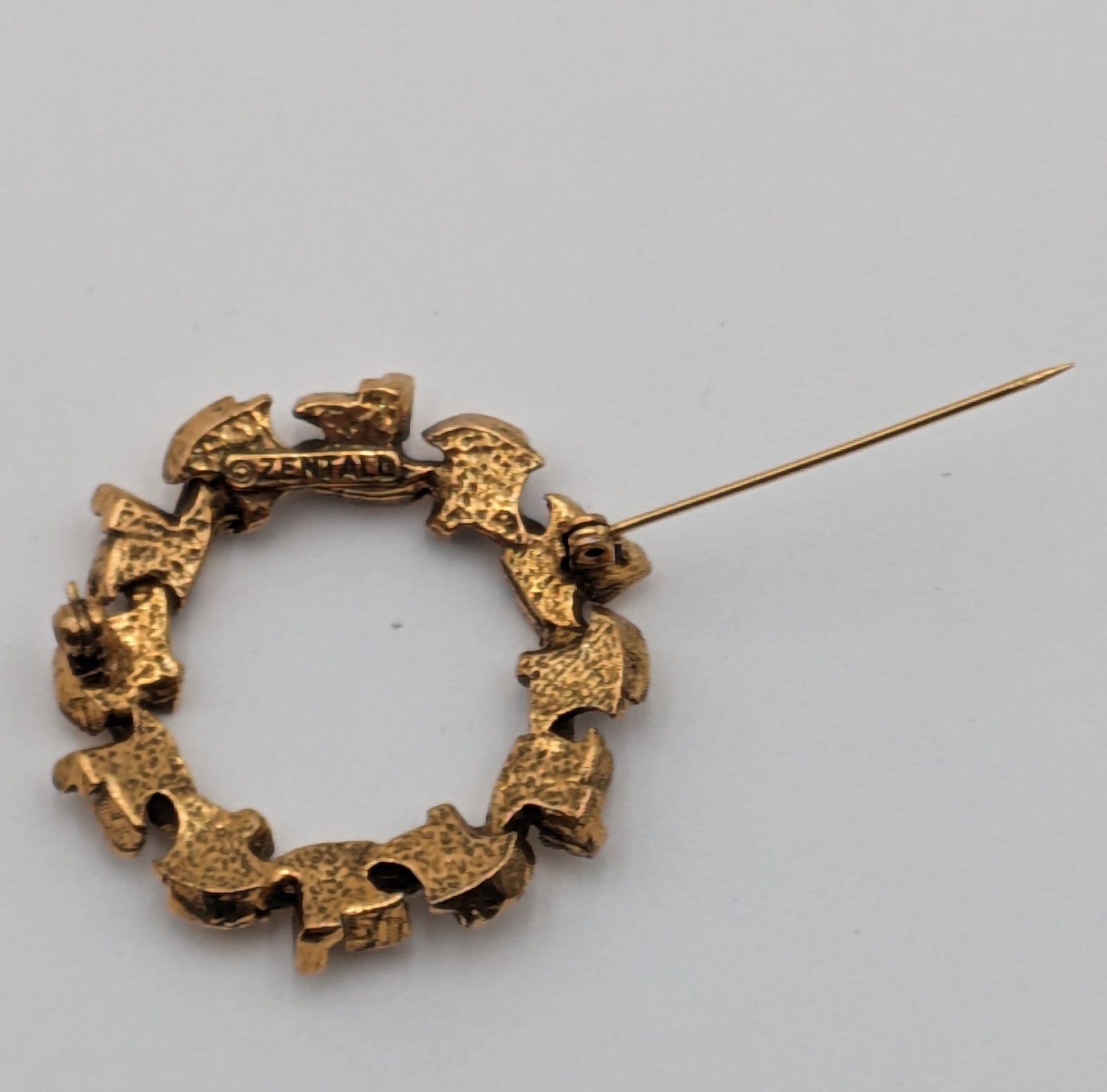 Vintage ROBERT ZENTALL Brutalist Metal Abstract Brooch Gold Tone Round Wreath
