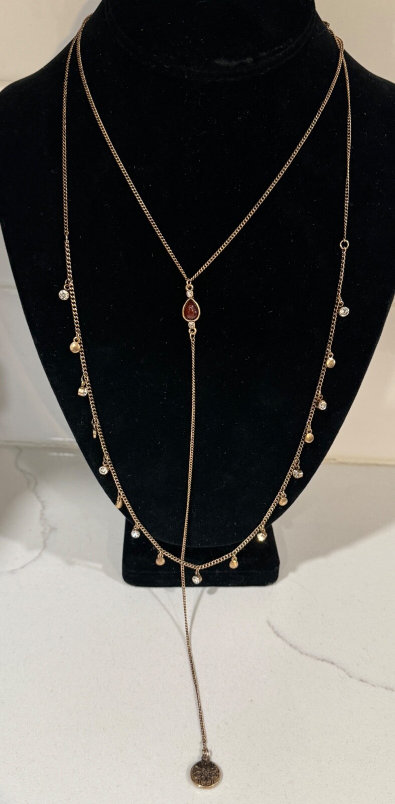 Neat Vintage 15-17″ Gold Tone Lariat Necklace with Charm & Rhinestones