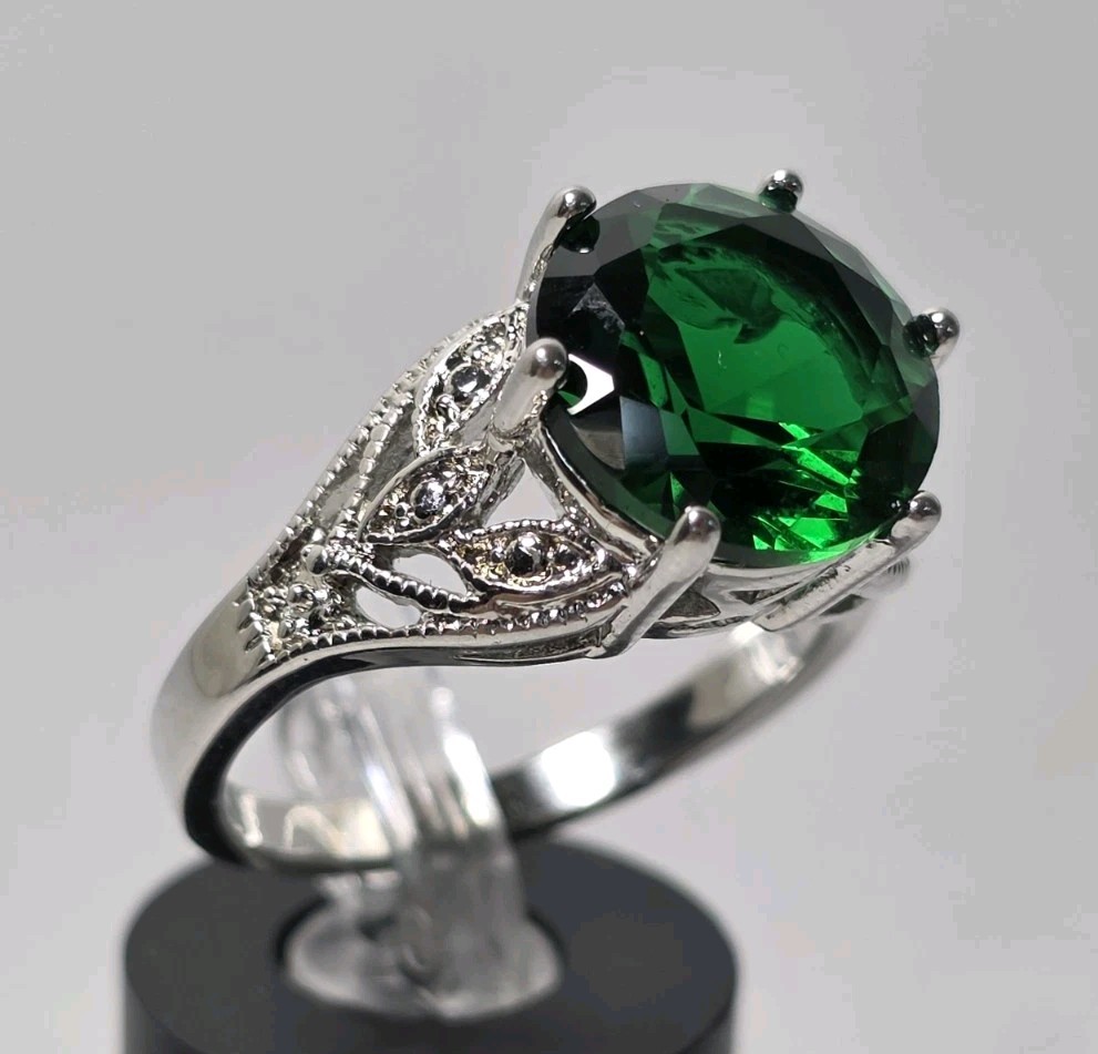 Vintage Silver Tone Filigree Ring Sz 9.5 Emerald Green Faceted Crystal Solitaire