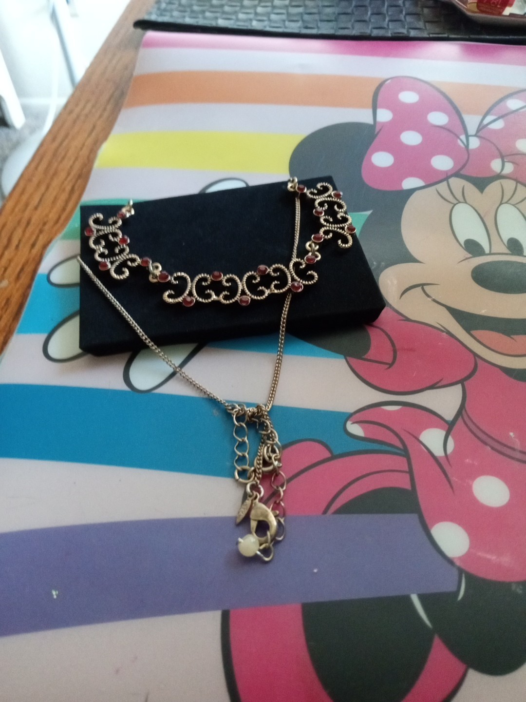 CLASSIC VINTAGE LOOK NECKLACE