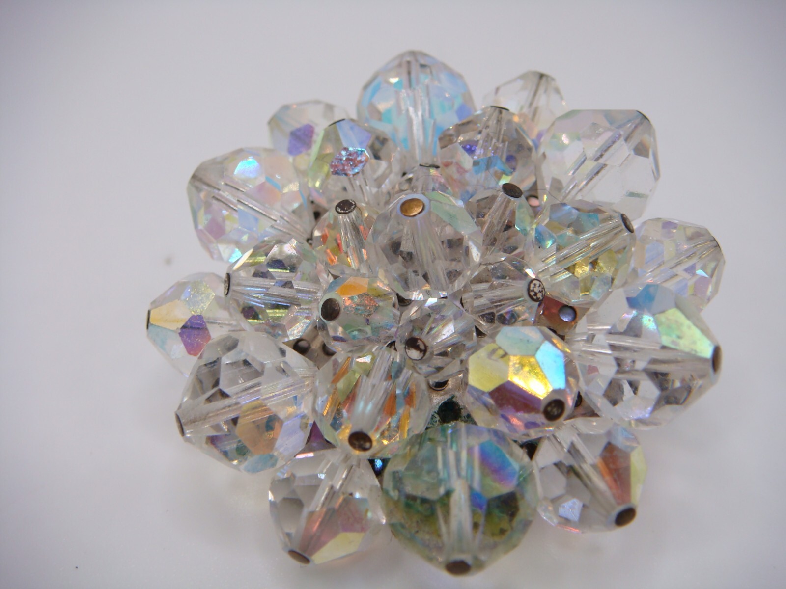 VINTAGE AURORA BOREALIS BEAD CLUSTER ROUND PIN BROOCH ESTATE