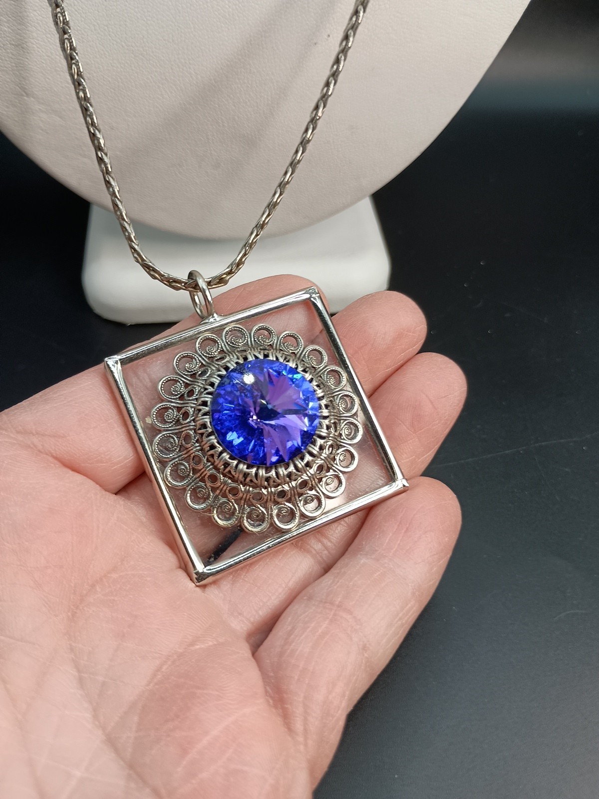 Vintage Blue Purple Rivoli Crystal Pendant Necklace Faceted Silver Tone Filigree