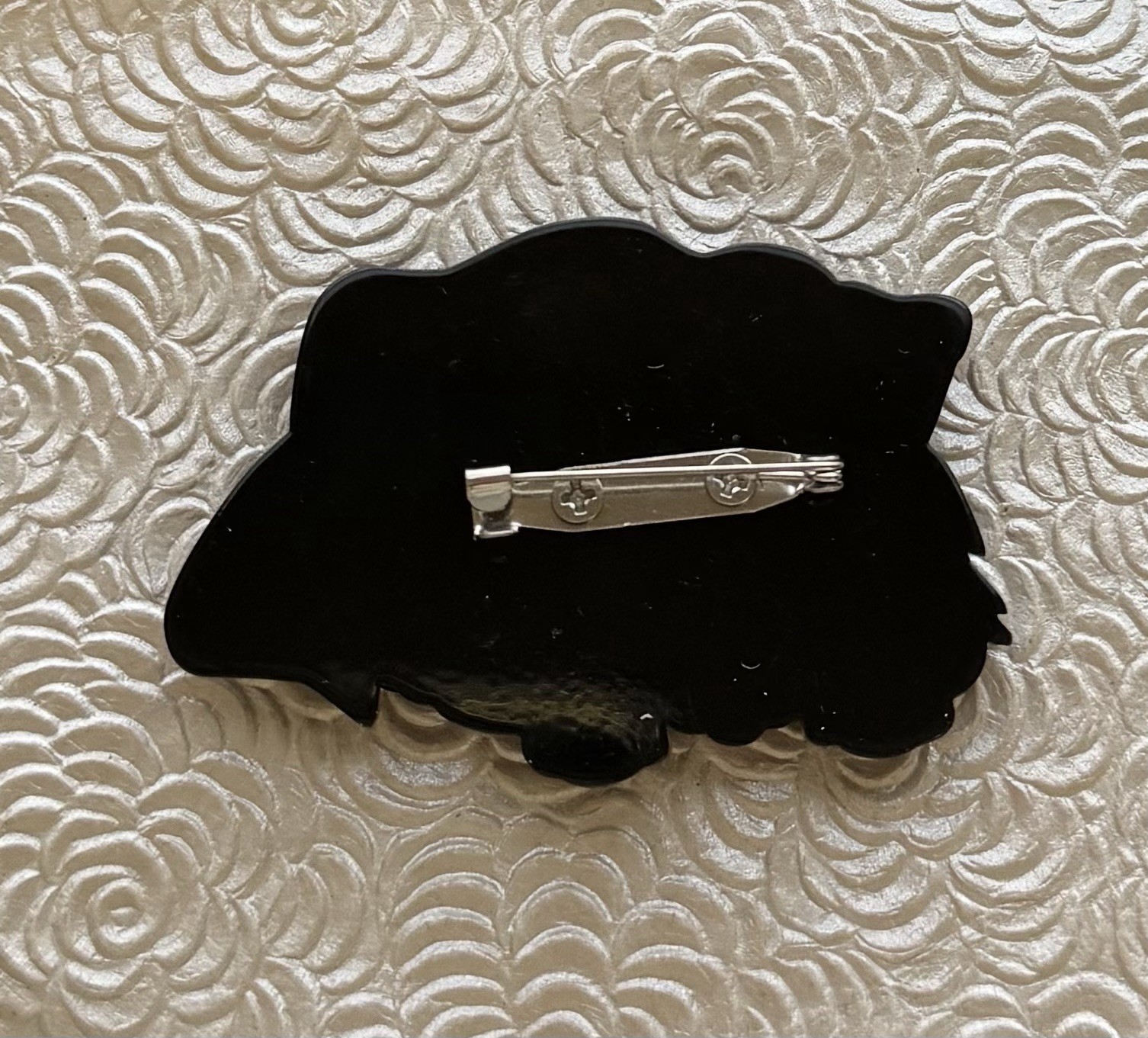 Dog vintage style acrylic brooch pin