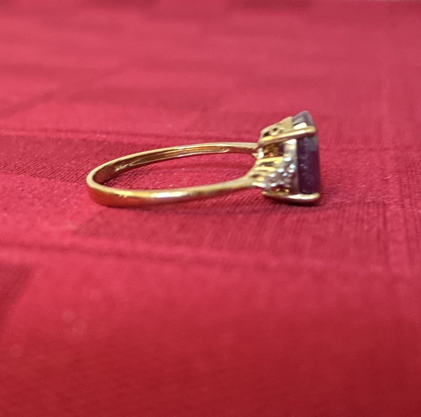 Vintage 10K Yellow Gold Red Ruby Diamond Size 8 Ring 2.2g