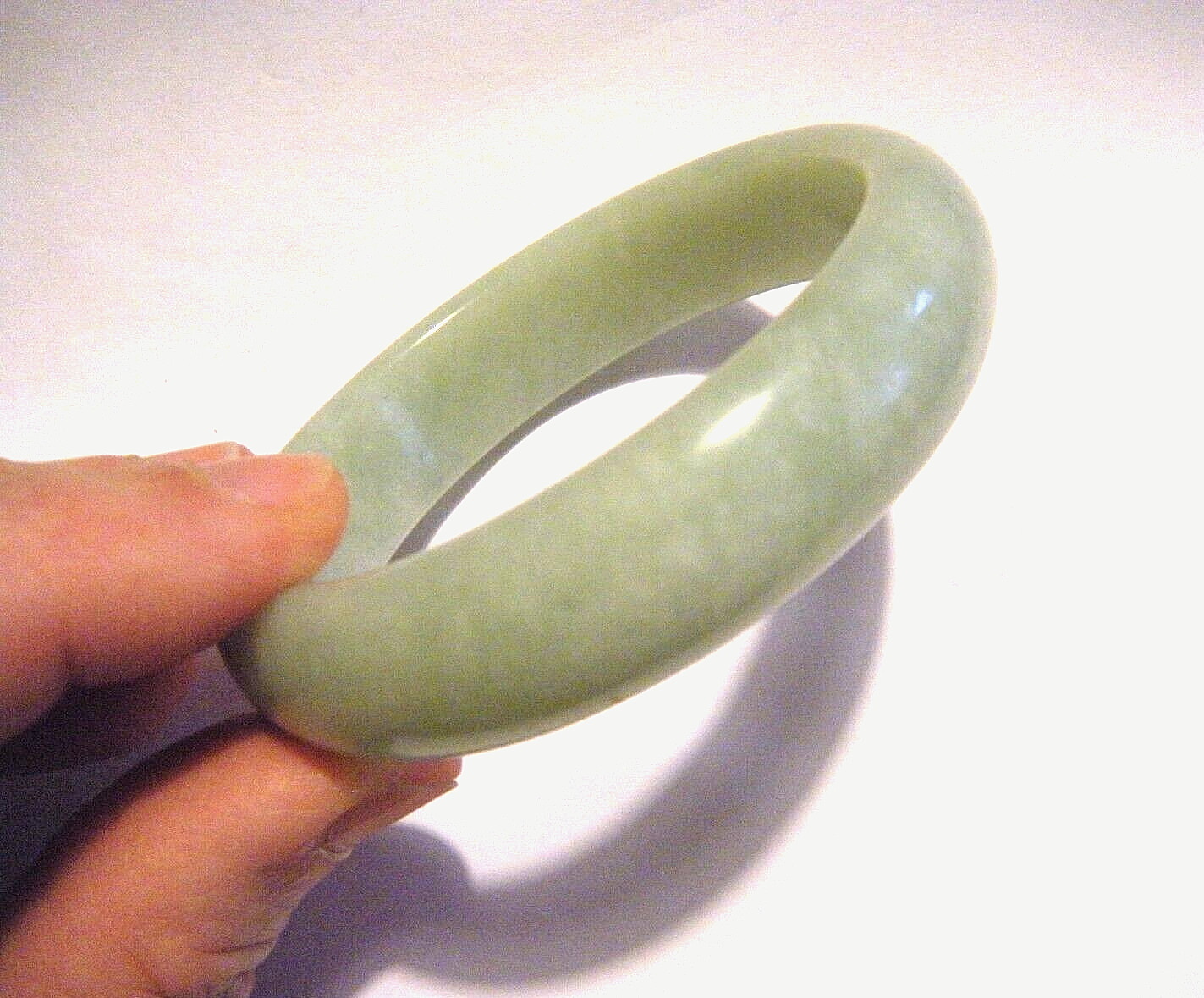 Vintage Asian Pale Creamy Green Nephrite Jade 5/8″ Wide Bangle Bracelet 7 1/4″