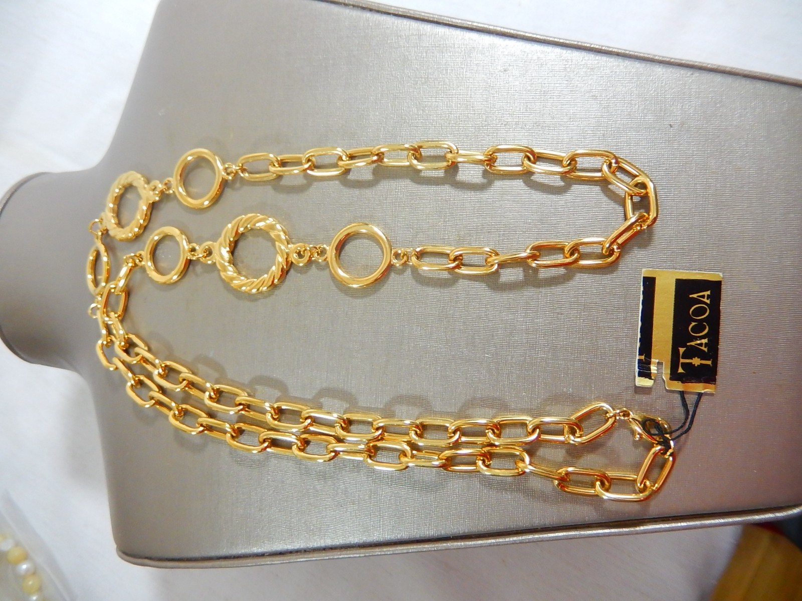 NEW W/ TAG TACOA CHUNKY GOLD TONE WITH CABLE RING STATIONS 31″ NECKLACE