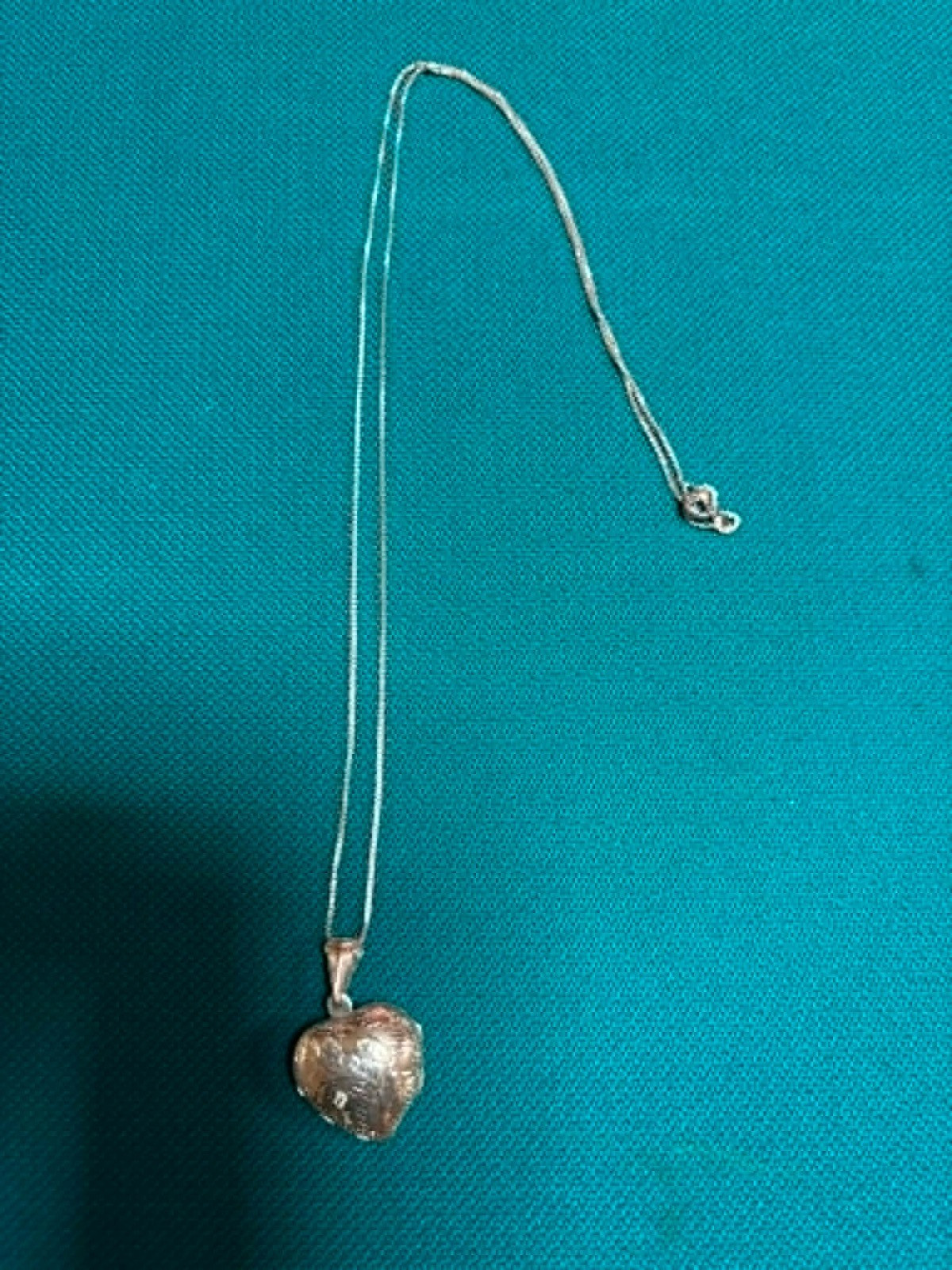 Sterling Silver Heart Locket Pendant W/CHAIN…..FILAGREE ETCHING
