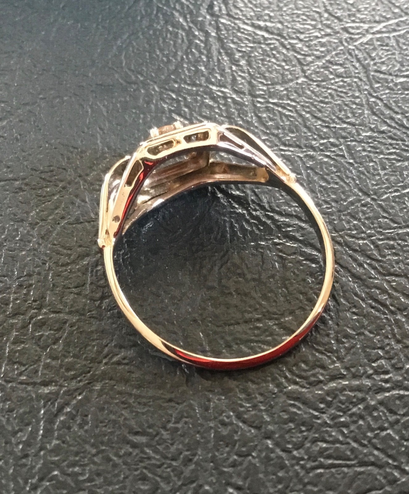 ANTIQUE 18K SOLID WHITE GOLD 0.15ct CHAMPAGNE DIAMOND RING 2.1 GRAMS SIZE 8.25