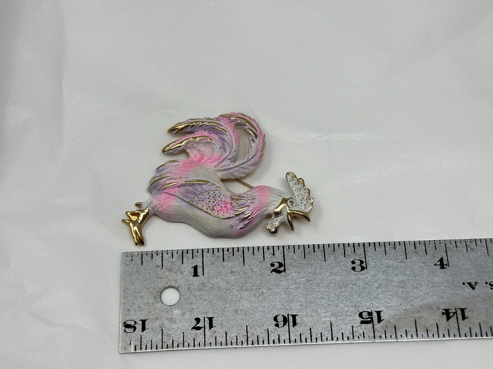 Vintage PASTELLI Goldtone Pink White Purple 2-3/8″ Rooster Chicken Brooch Pin