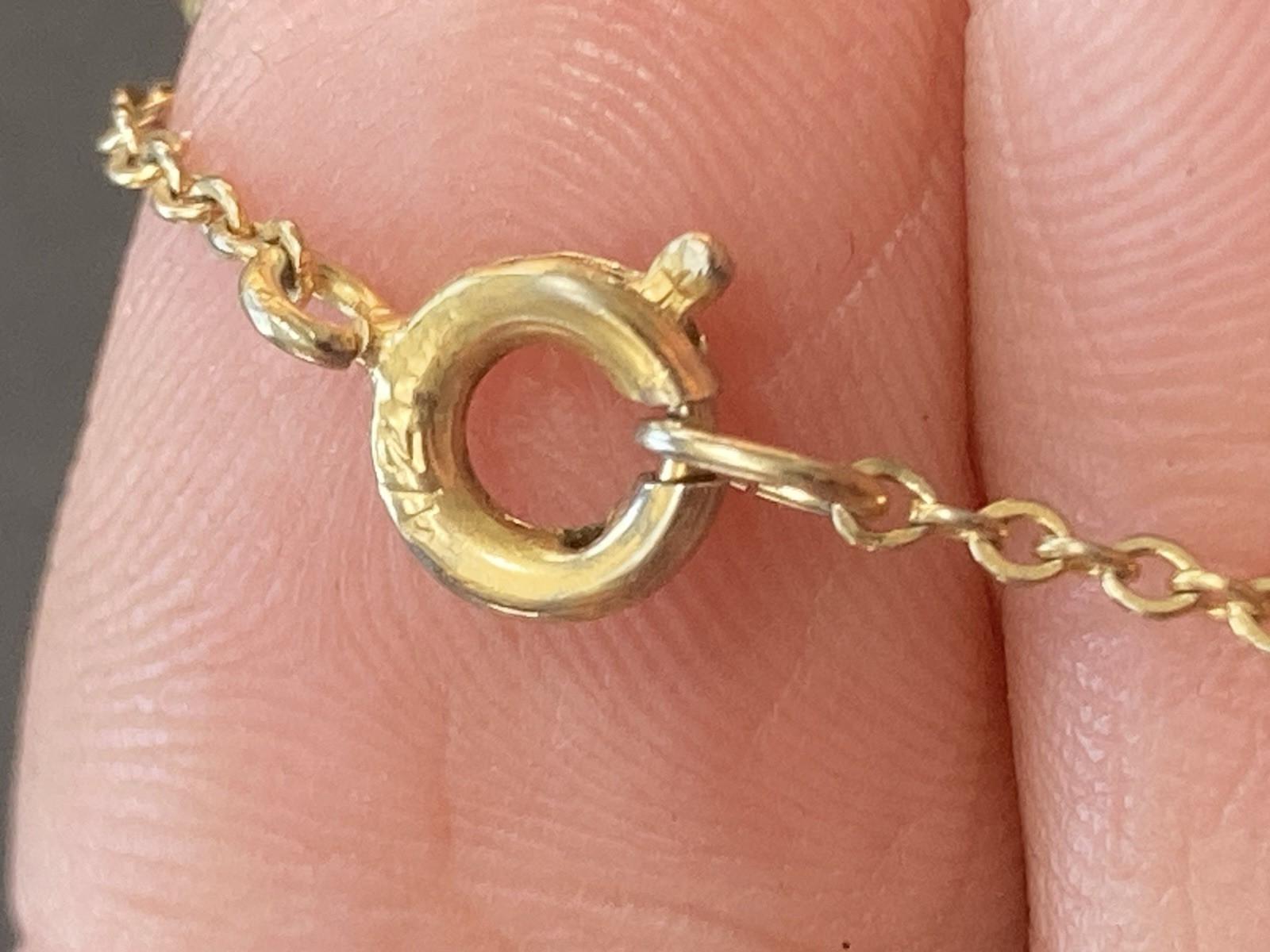 Vintage Gold Fill Locket Tiny Etched Round Photo Charm Chain 14.5″ Pendant