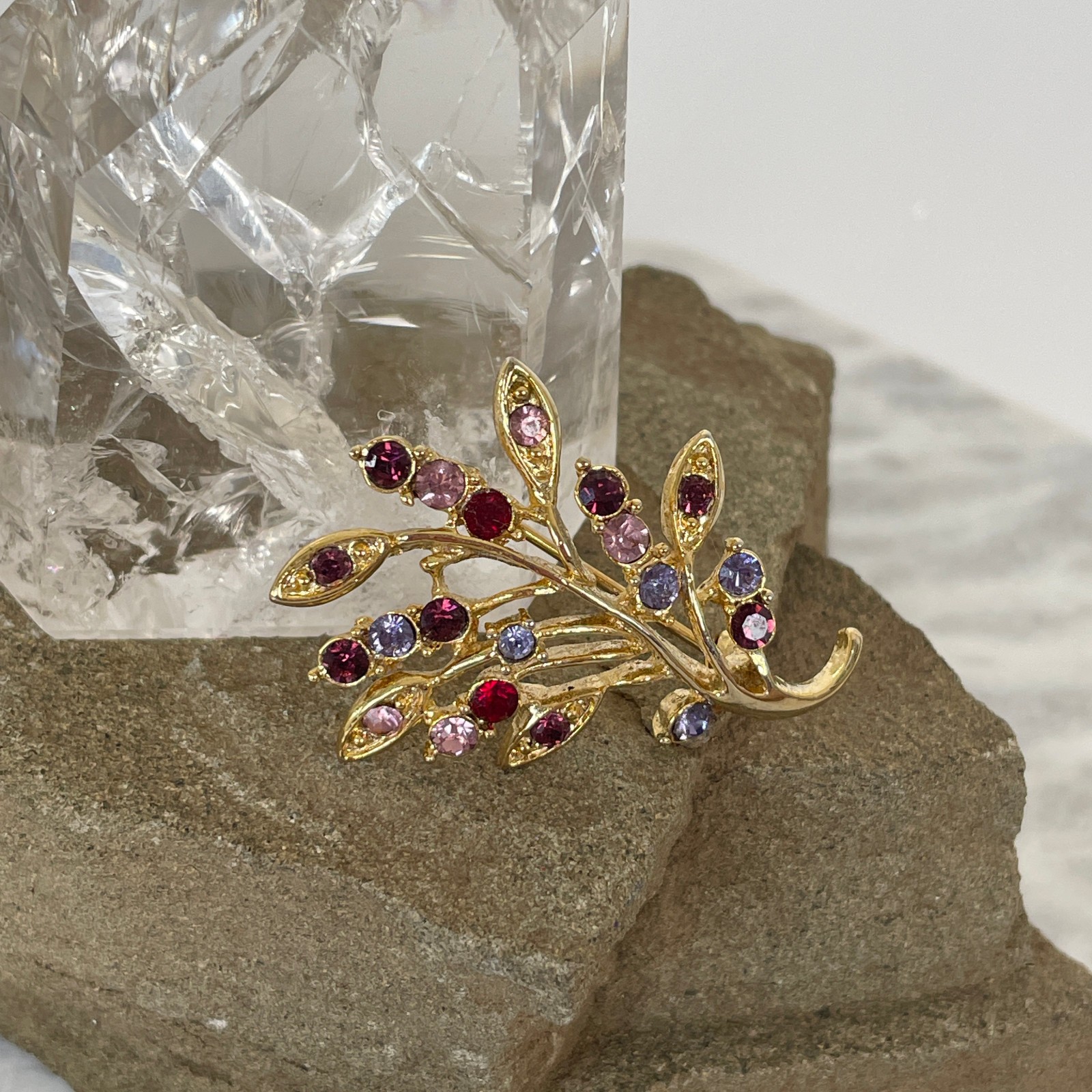 Sparkly Colorful RHINESTONE LEAVES Brooch Gold Tone Purple Pink Red Multicolor