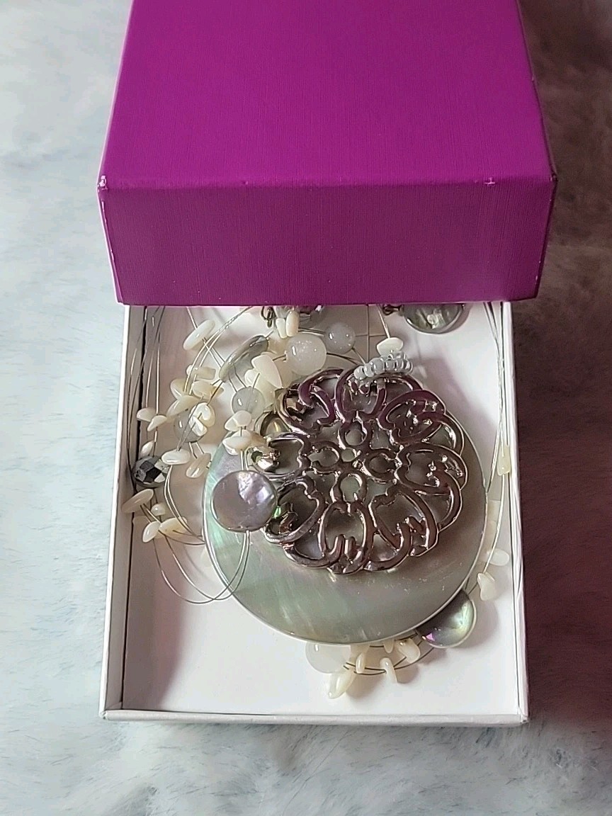 Vintage Shimmer Shell and metal design Necklace & Earring Set NEW WITH BOX.