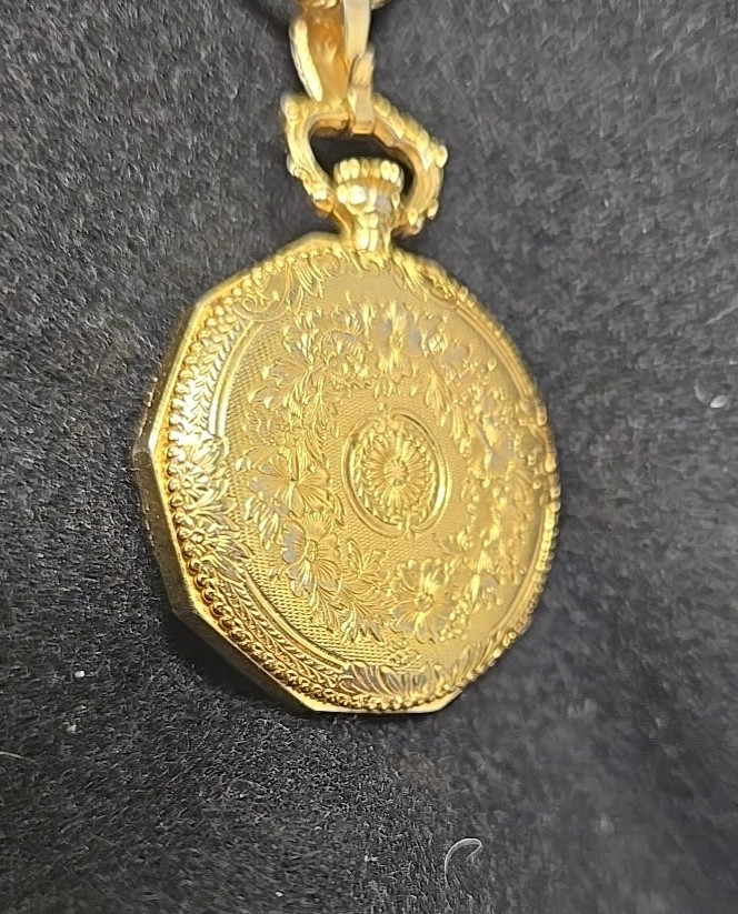 Sheffield Pocket Watch Necklace 26″ Chain Gold Tone Manual Wind Vintage