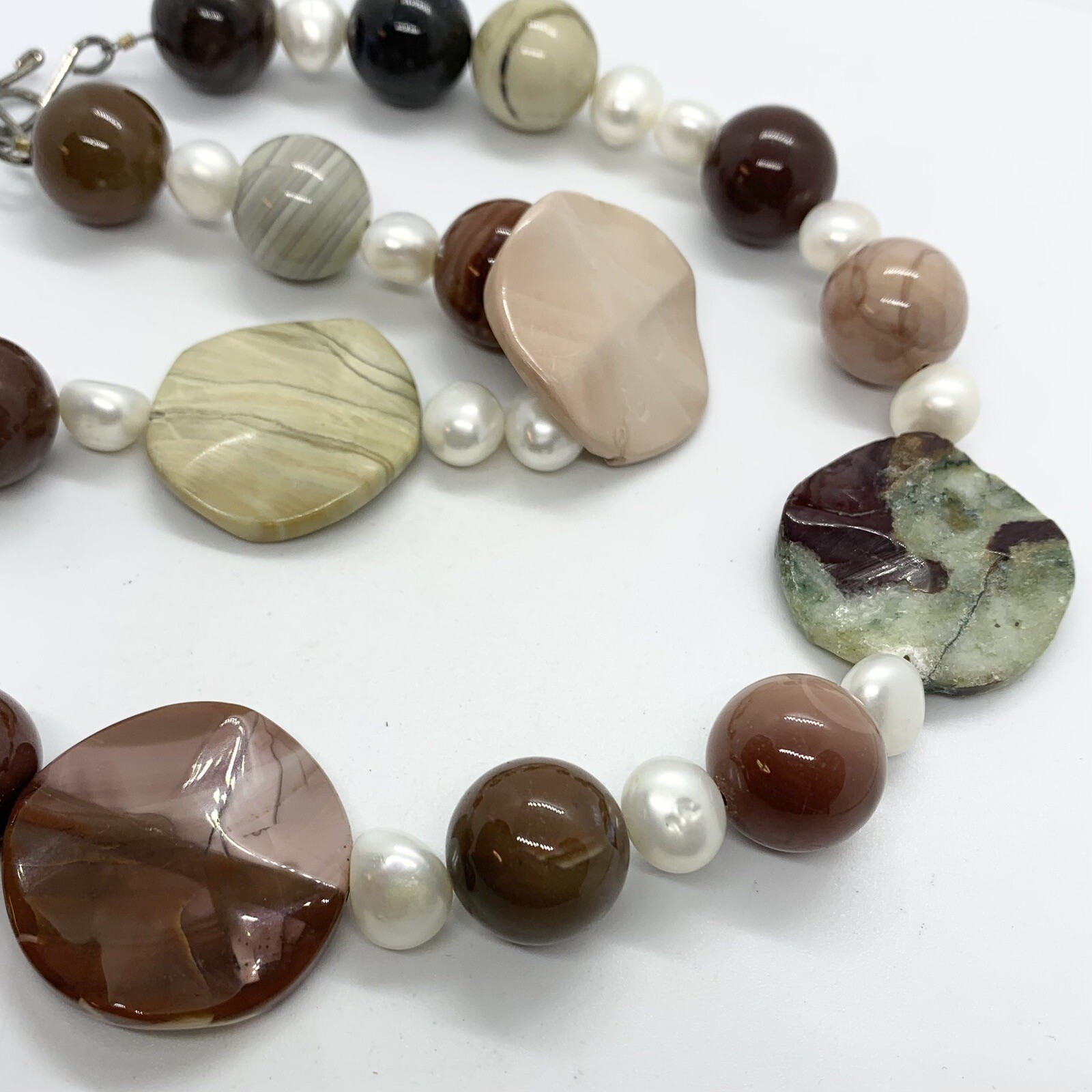 VTG BOHEMIAN NECKLACE CHUNKY MULTICOLOR GLASS STONE PEARL 19” BEADED BOHO BOLD
