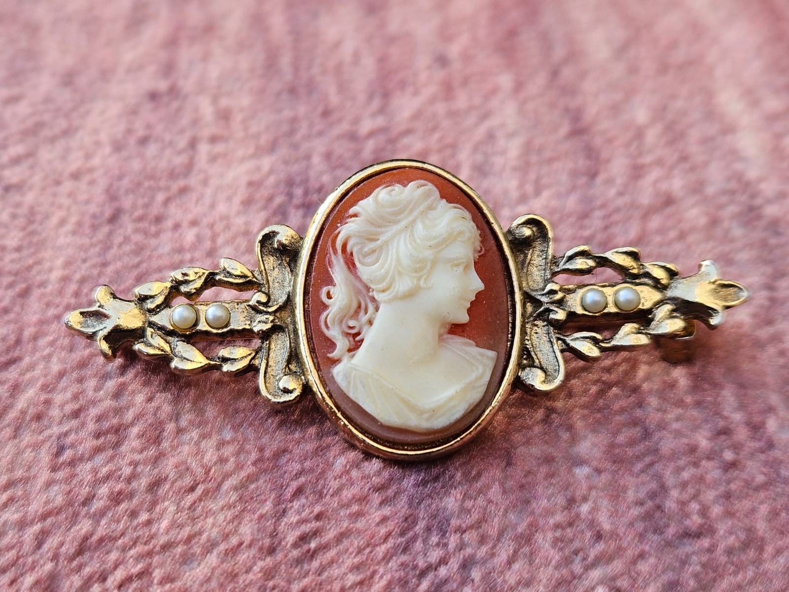 Vintage Art Deco Cameo Brooch Portrait Pin