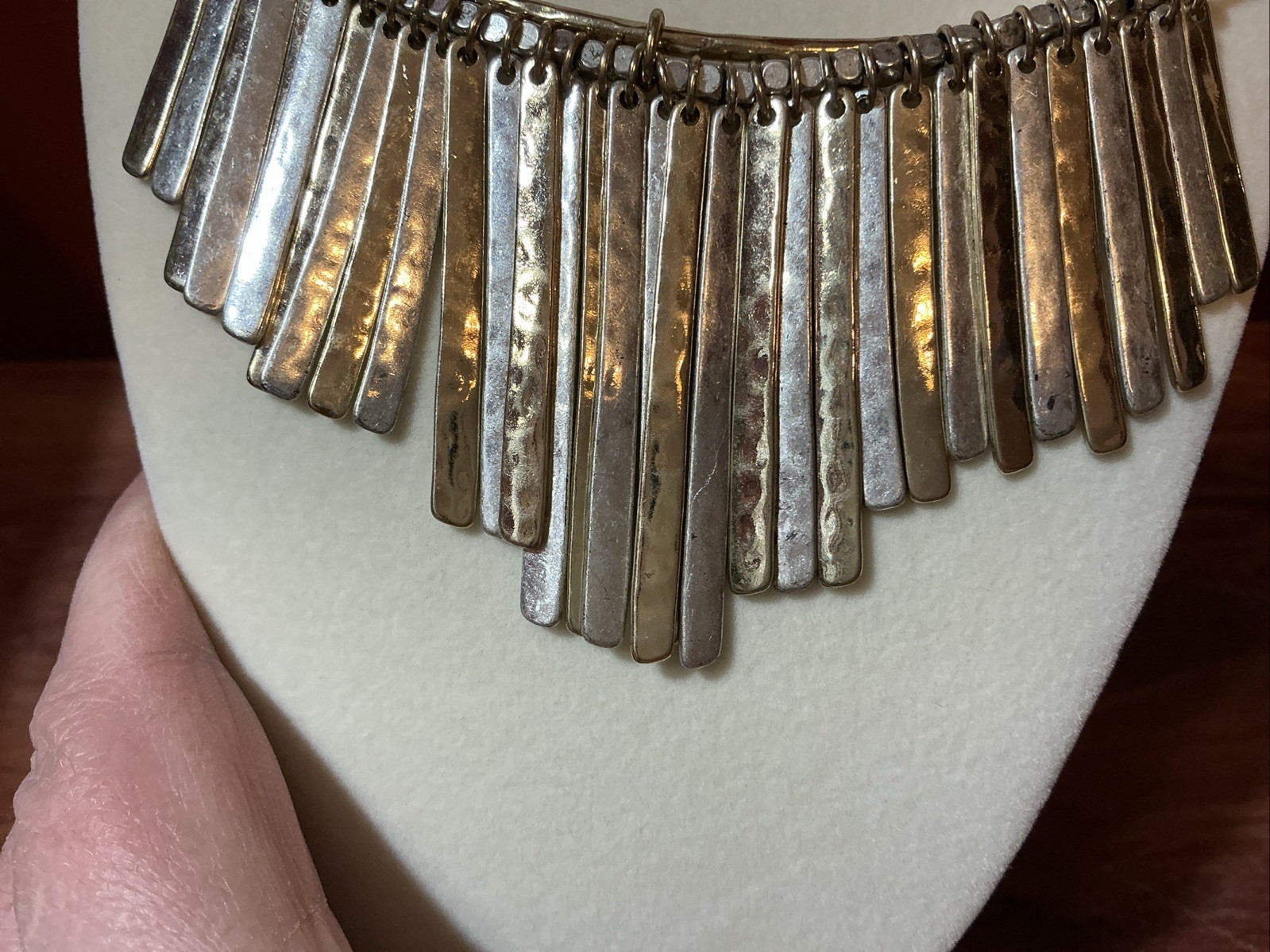 RLM Robert Lee Morris Signed Vintage Silvertone Fringe Bib Style Necklace KB102