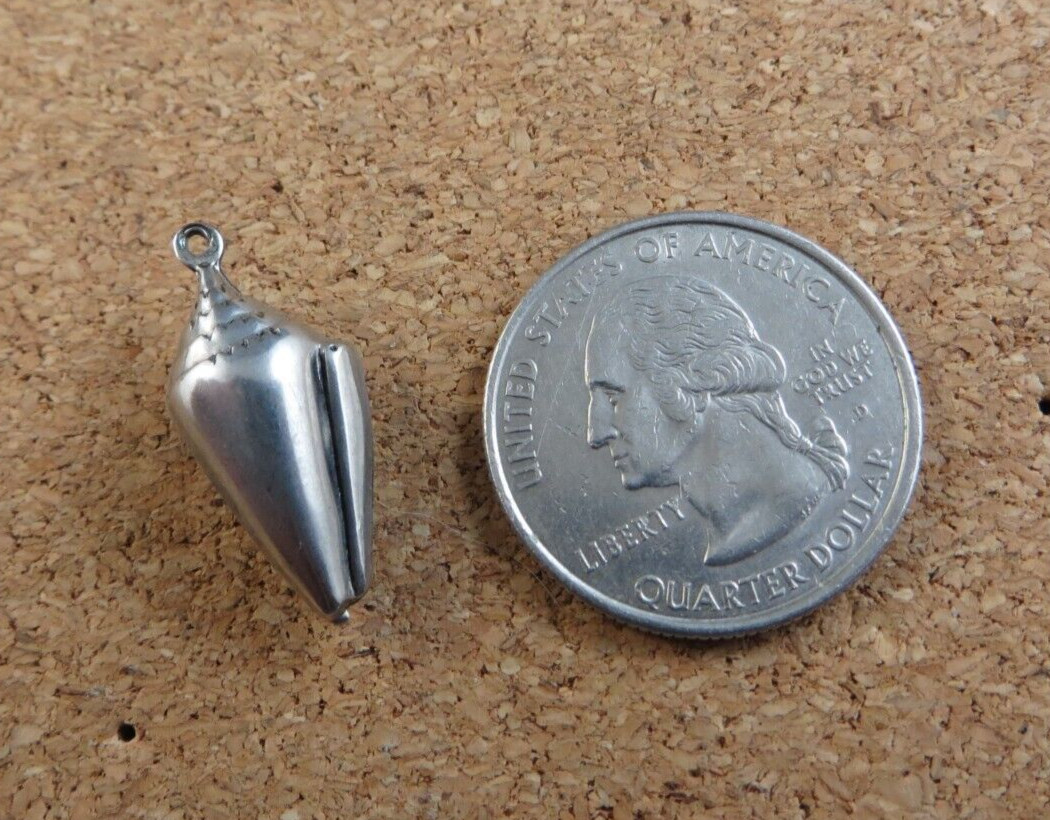 Vintage 3D Puffy Cone Sea Shell Snail Silver-tone 1″ Charm Pendant #837 A