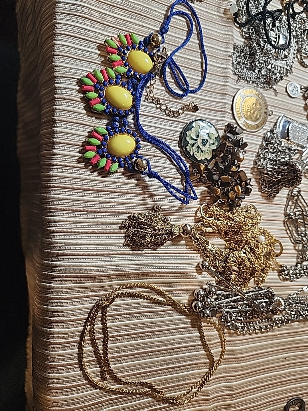 JEWELRY LOT 50+ fashion estate vintage Costume No JUNK 50s 60s 70s 80s (720)