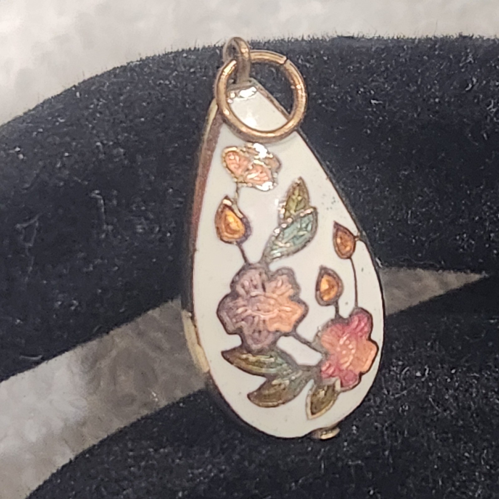 Vintage Floral Cloisonne Enamel Teardrop Pendant Gold Tone Cream White Charm
