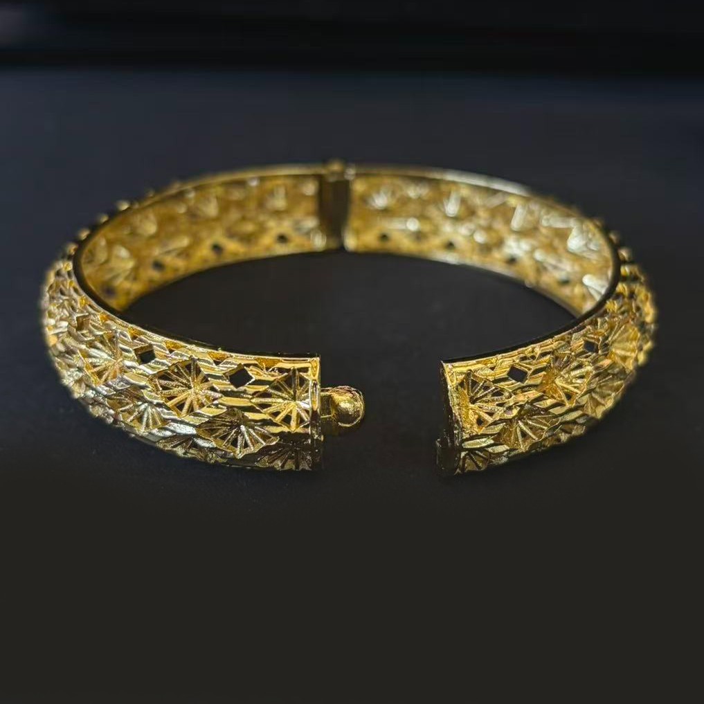 VTG Floral Hollow-out Bangle Bracelet Openable Gold-plated (NOT SURE), 7.5 inch