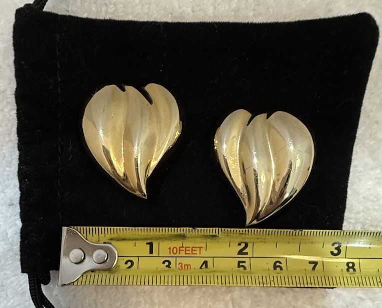 Vintage Puff Heart Earrings 1980s Y2K Runway Gold Tone Pierced