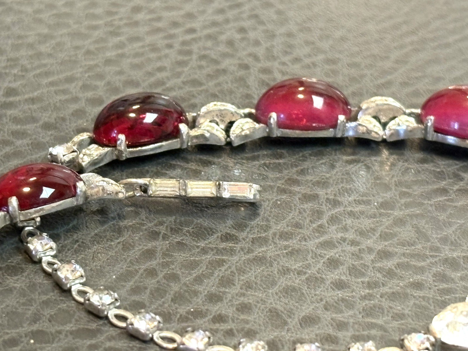 RARE ART DECO JOMAZ Or MAZER Faux Ruby Cabochon Rhinestone SILVER TONE Necklace
