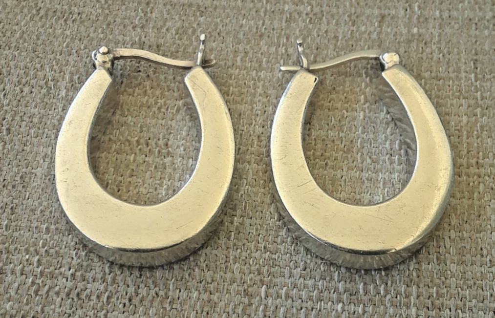 Vintage Sterling Silver Chunky Squared Horseshoe Hoop Earrings About 1″x3/4″