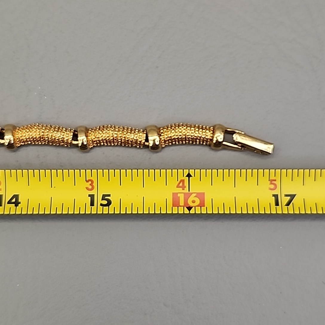 Vintage Avon Necklace Choker Pebbled Gold Tone Links 16.5″