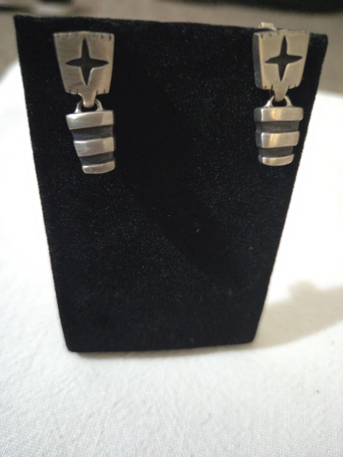Lisa Jenks Garland Sterling Silver Cat Tracks Drop Post Earrings Signed Pouch