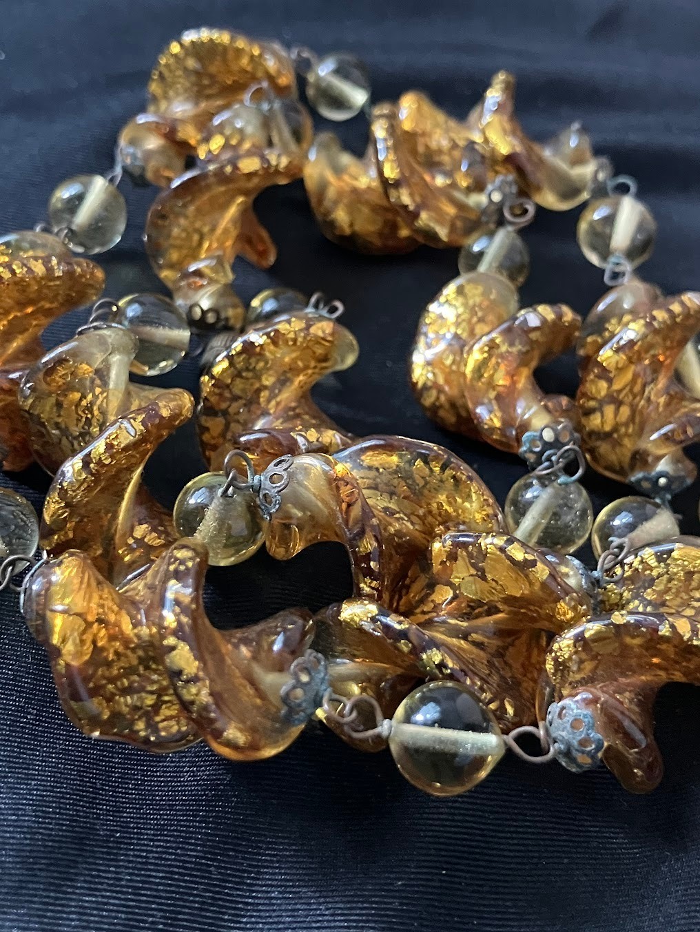 Vintage Art Glass Beaded Necklace Twist Gold Foil Station Chain 28″ READ