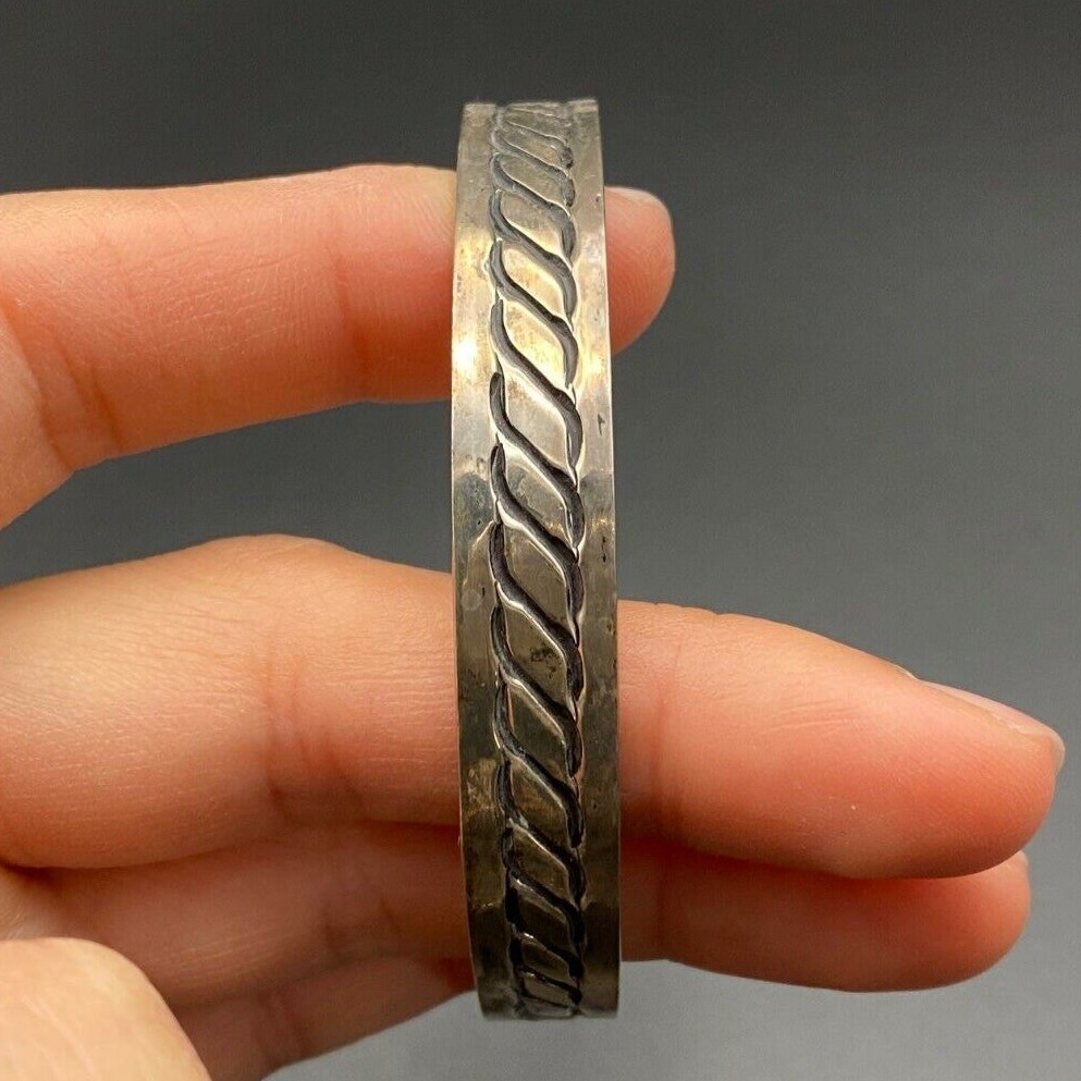 Vintage Los Castillo Mexico Sterling Silver Bracelet Bangle 8″