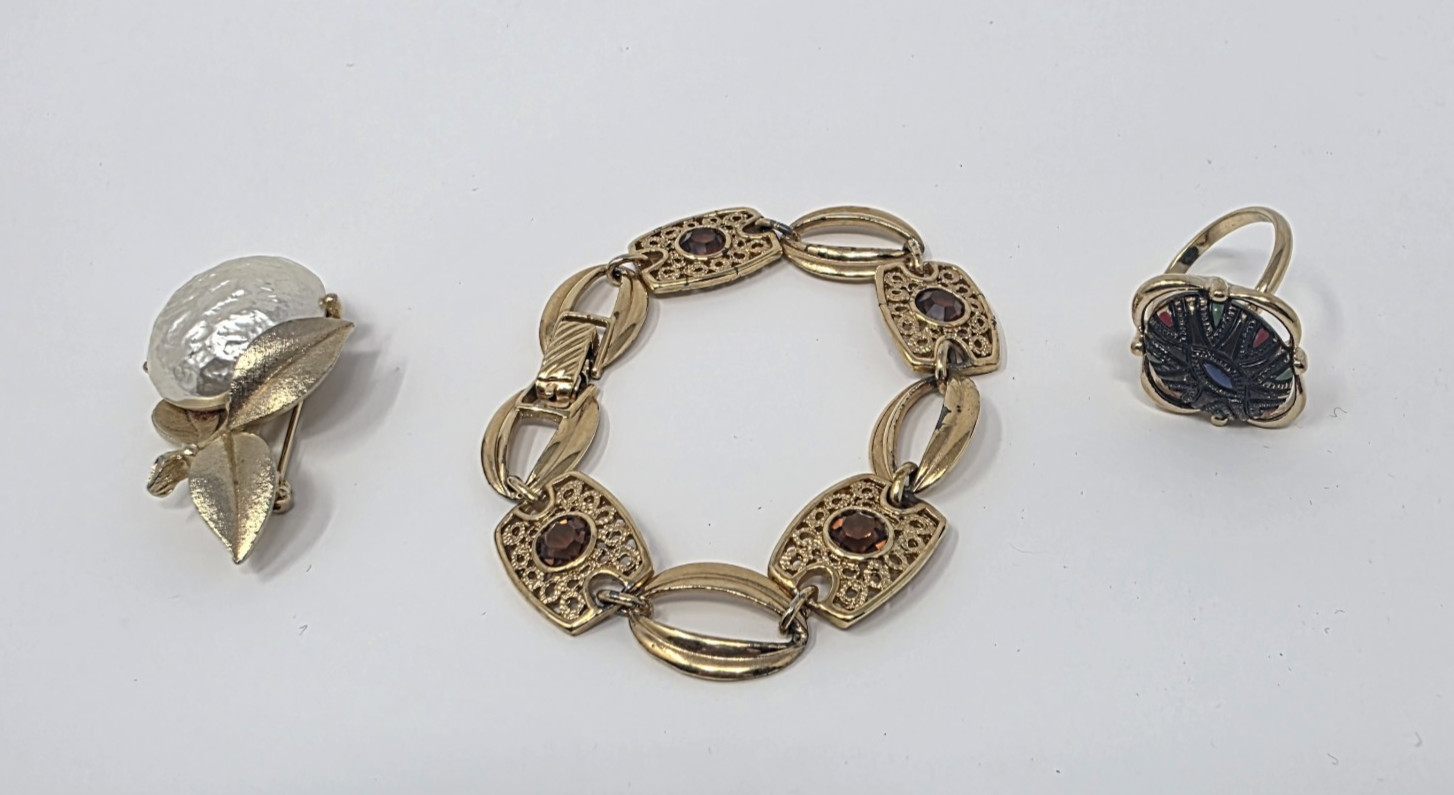 Vintage Sarah Coventry Jewelry Lot 3 Gold‑Tone Brooch/Pin, Bracelet Ring Signee