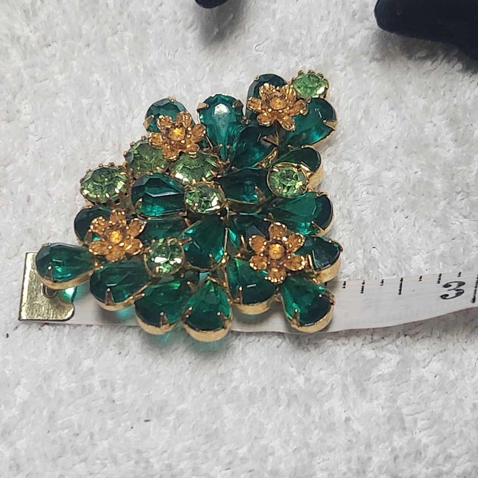 Vintage Green Rhinestone Floral Brooch Gold Tone Emerald Crystal Cluster Pin