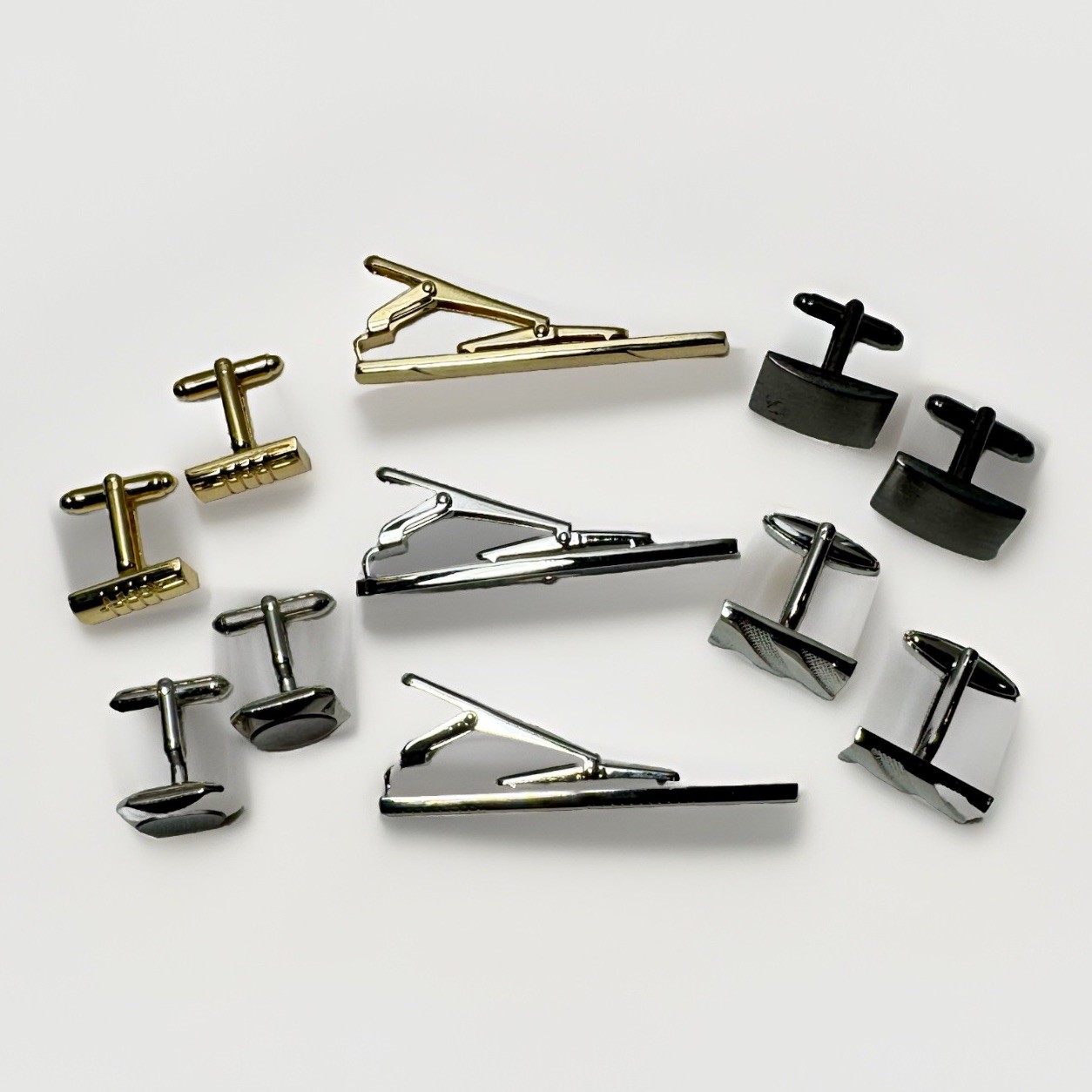 Lot of Cufflinks and Tie Clips Gold Tone Silver Tone Gunmetal 11 Pieces