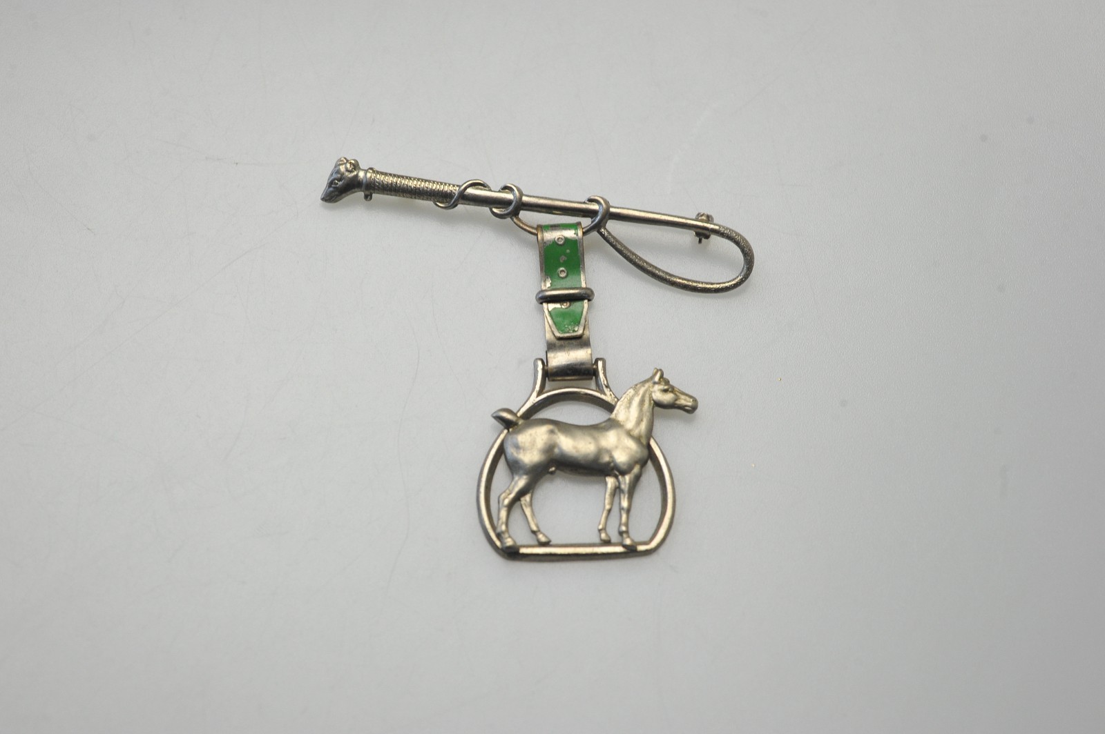 Vtg Equestrian Horse Stirrup Bar Pin Brooch Hunt Riding Stock Pin dangle BB3