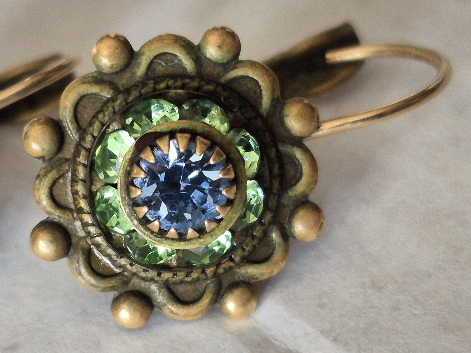 Vintage Classic Flowerette Earring Leverback