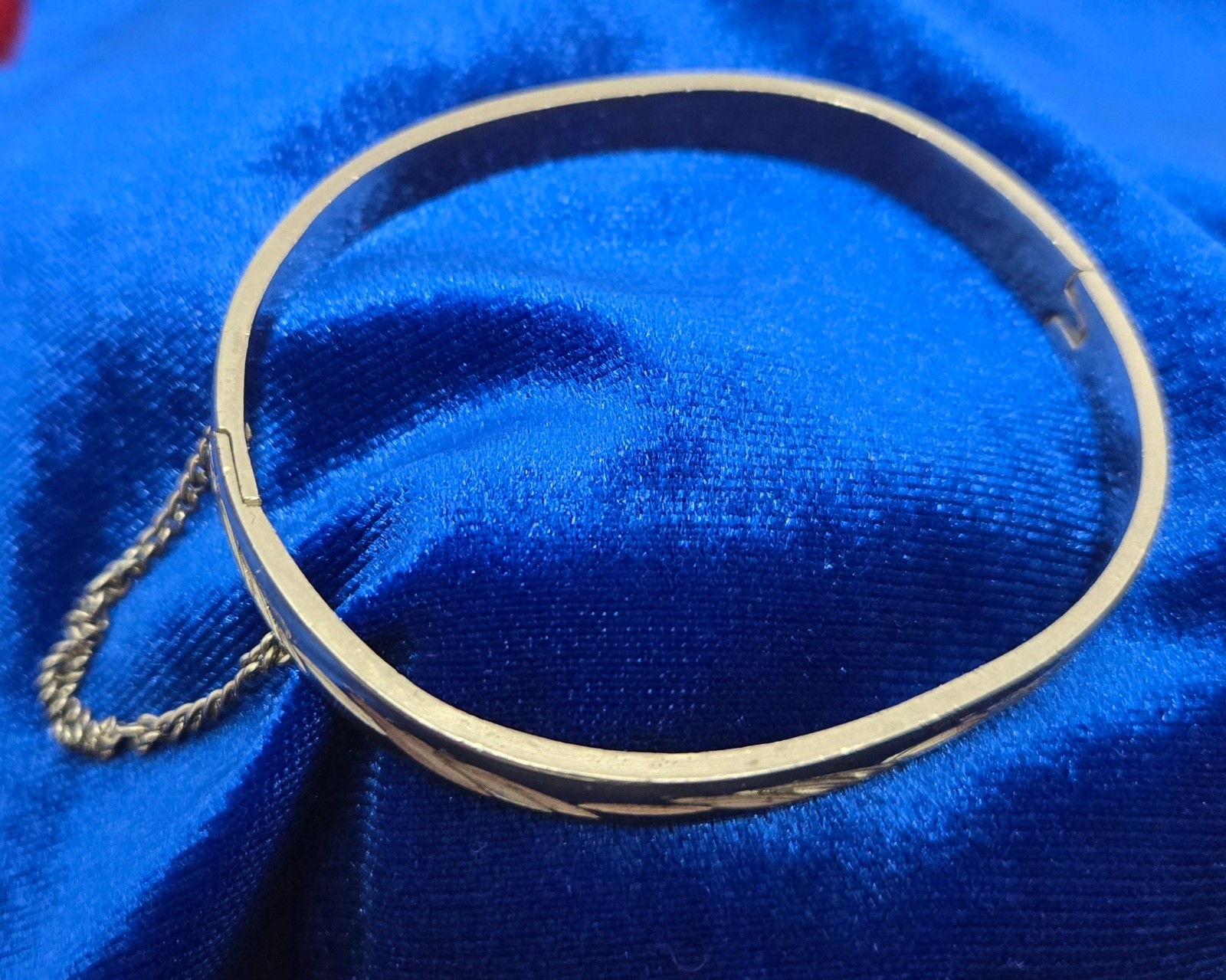 Vintage Etched Silver Hinged Bangle Bracelet with Orig Safety Chain