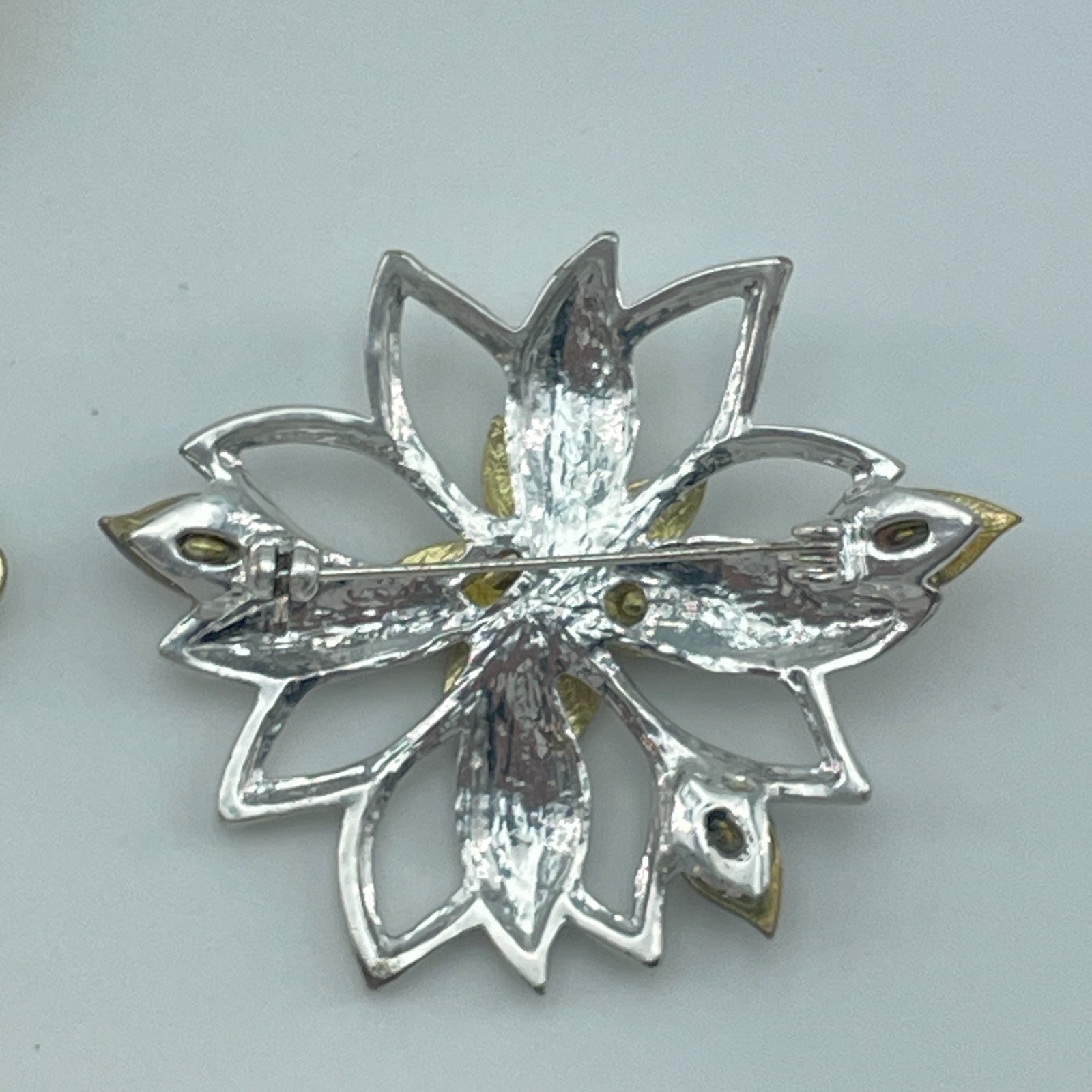 LIZ CLAIBORNE Brooch Pin Lot Rhinestone Cross Flower Gold Silver 1.5x2in