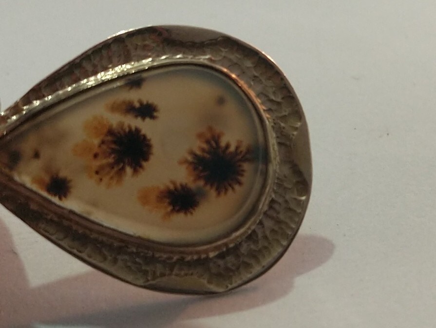 Vintage English 9 Karat Gold Portrait Agate Pendant