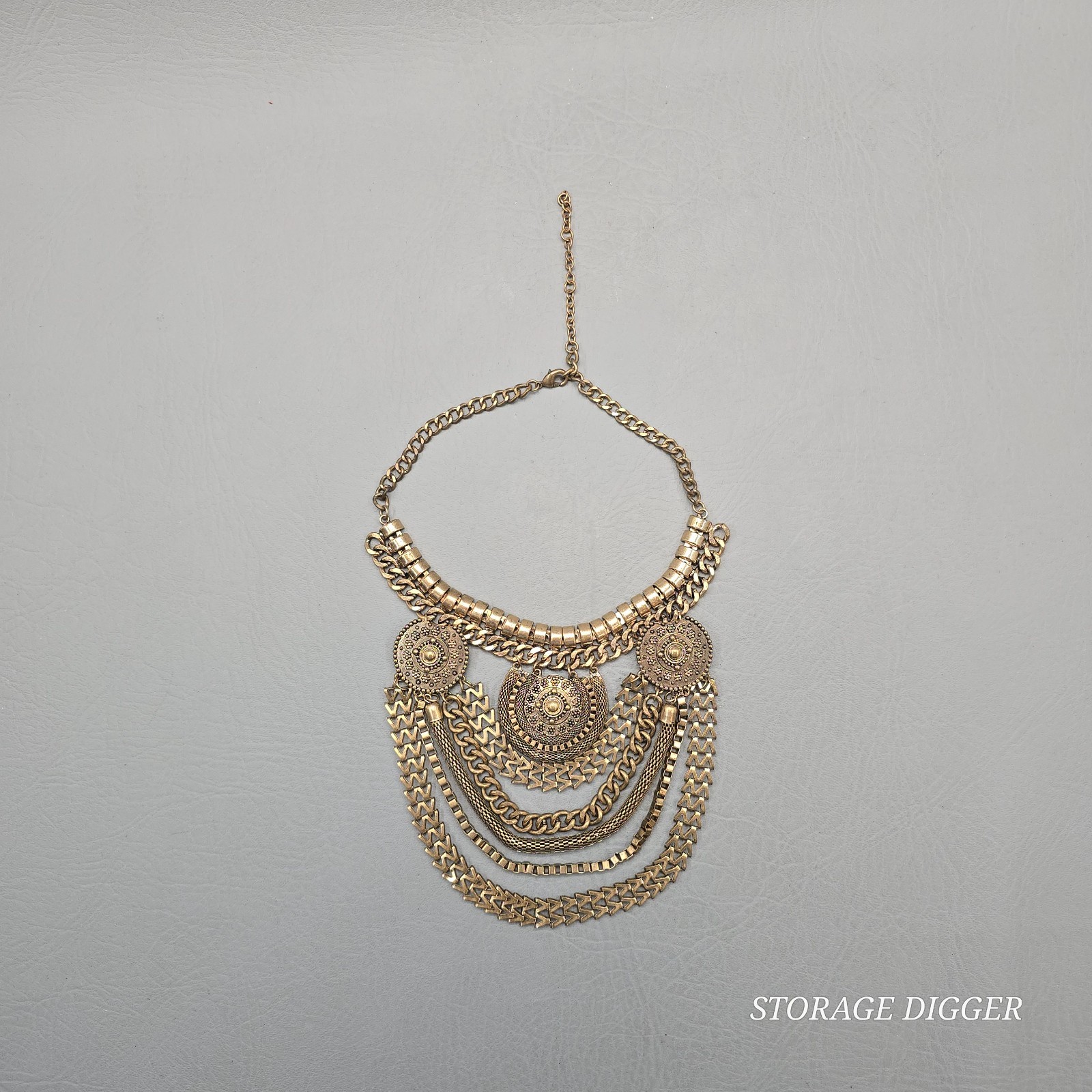 VTG Chunky Statement Multi-Strand Gold Tone Chains Collar Bib Choker Necklace