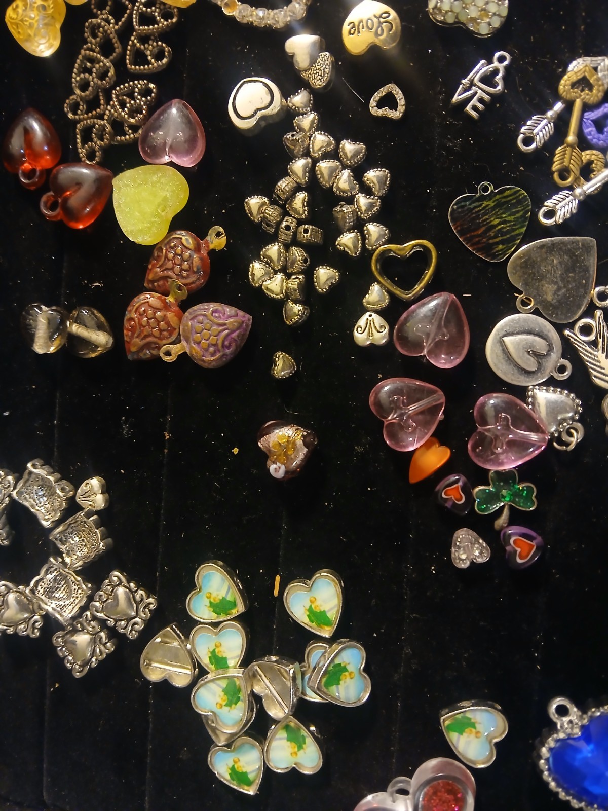 Lot Of 232 Hearts❤️, Bead, Pendant, Charm, And More