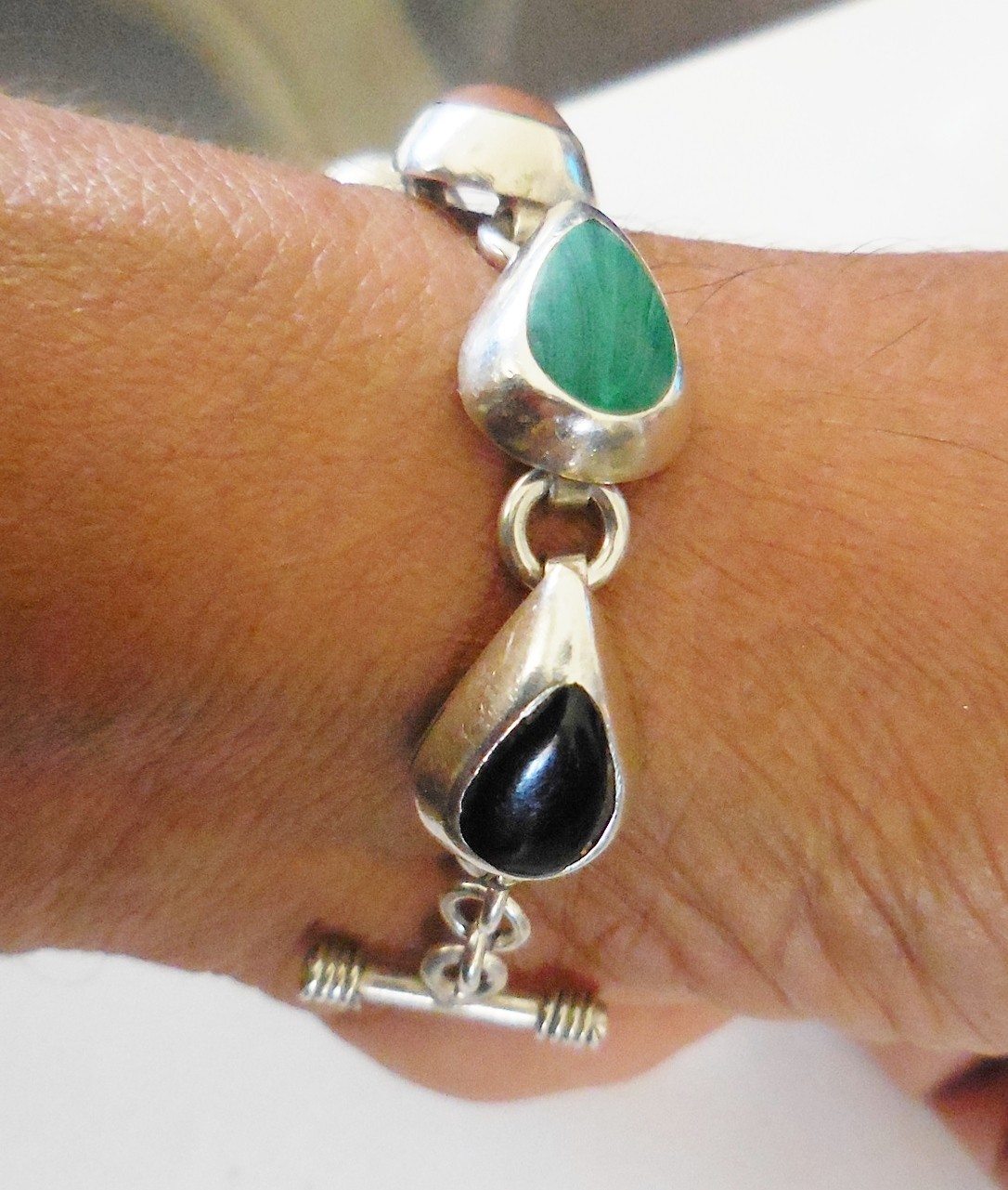 VINTAGE GEODE STERLING SILVER BRACELET BEAUTIFUL COLORFUL STONES 31 GRAMS