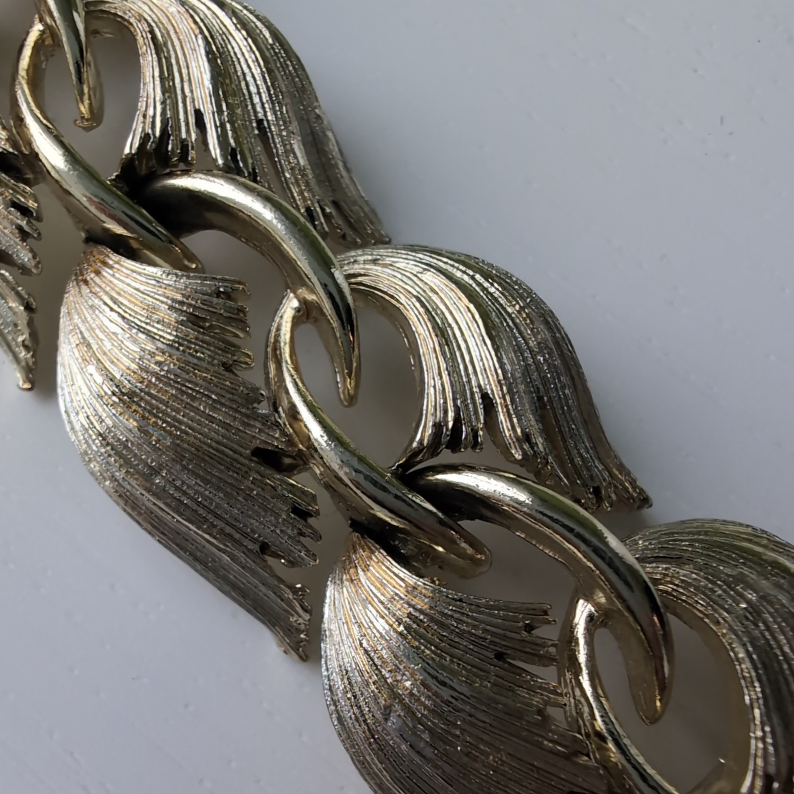 VTG MCM Lisner Gold-tone Bracelet Link Leaf Nature Botanical Retro Fashion 6.5″