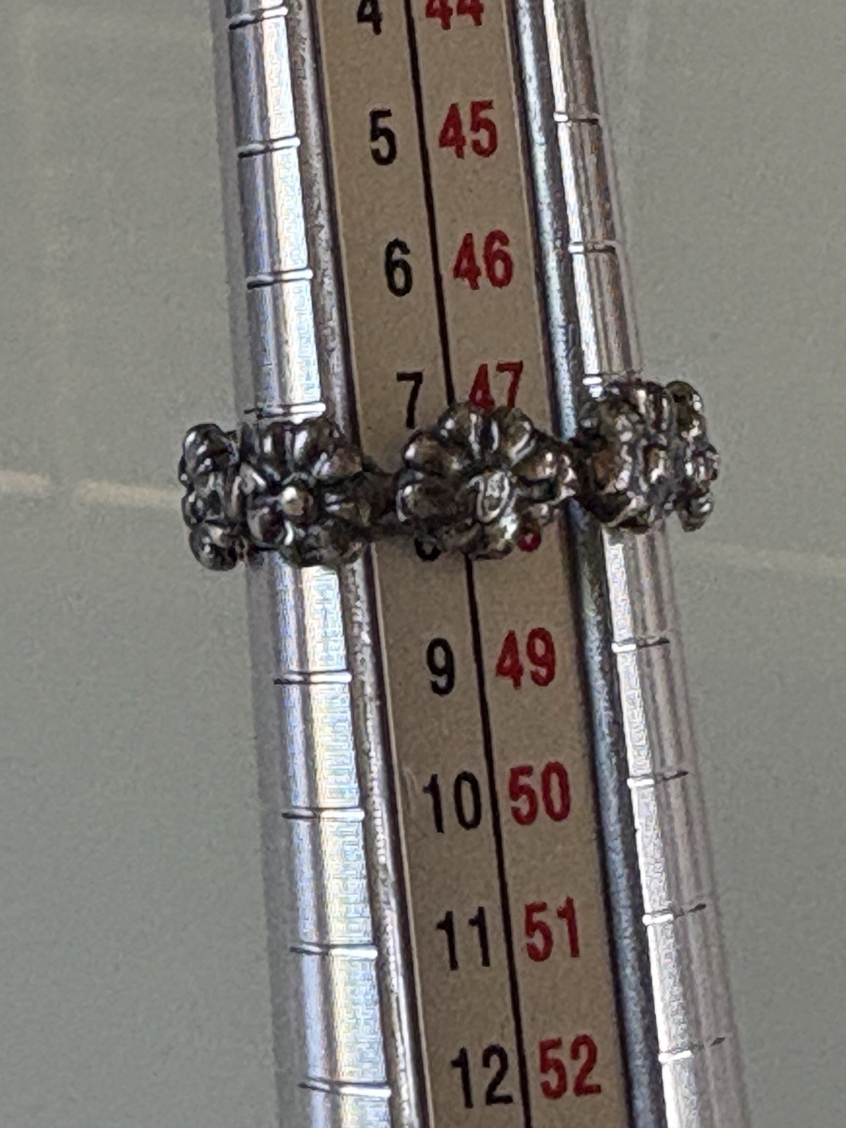 Vintage Sterling Silver Daisy Band Ring Size 4.25” Dainty 2.79 Grams
