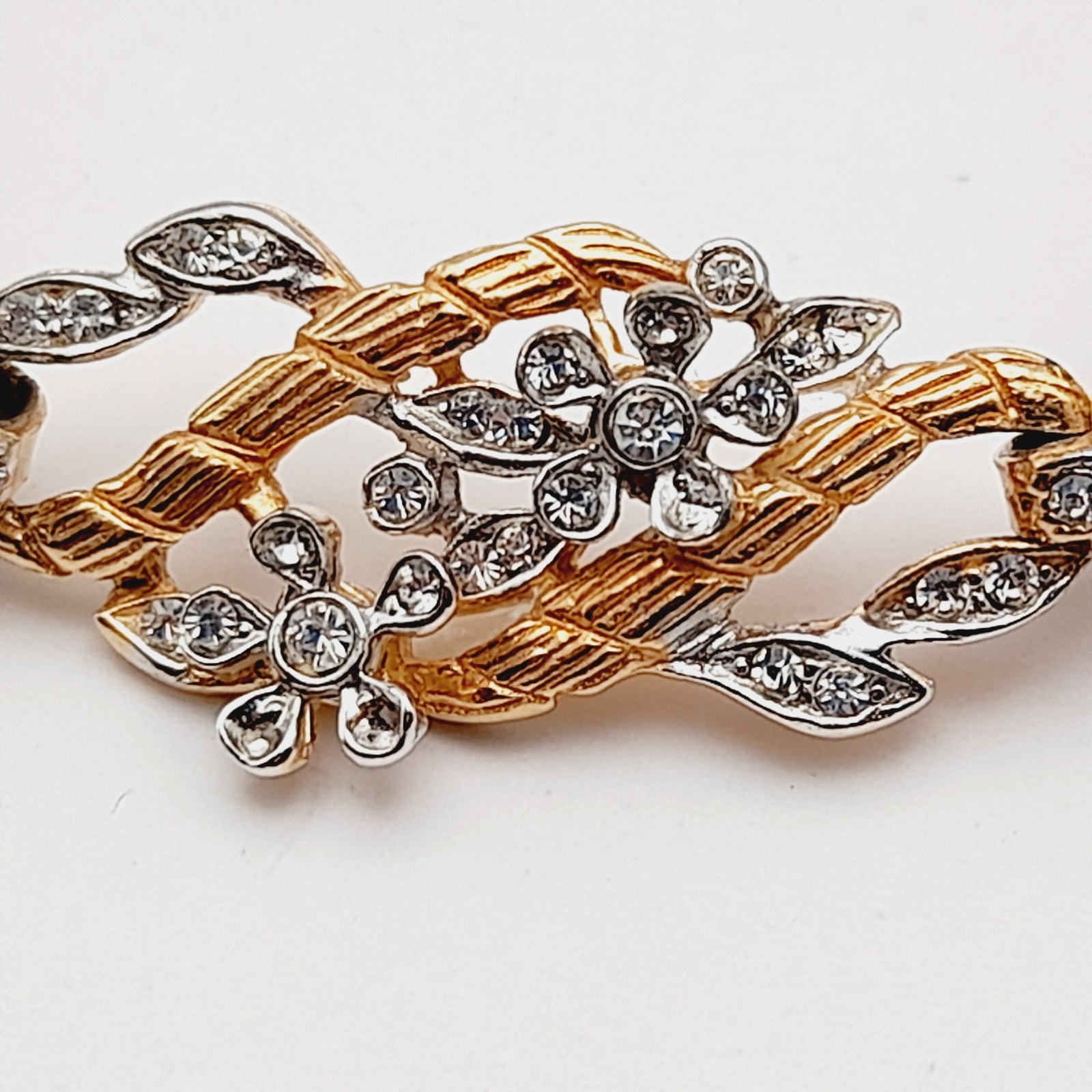 Vintage Gold Tone Rhinestone Floral 6 1/2 Inch Bracelet