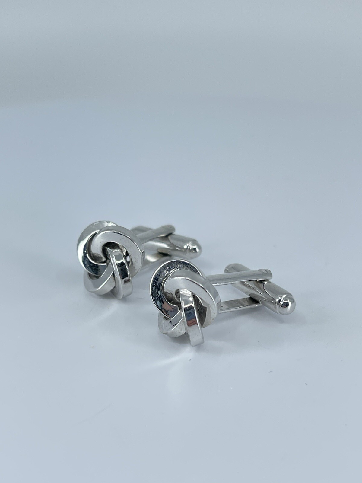 Silver tone Knot cufflinks polished metal knotted design bullet backs 7/8″