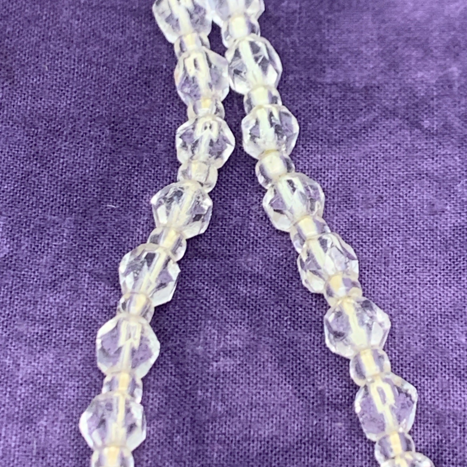 Vtg Glass Faceted Graduated 17.5″ Necklace w/ 925 Fish Hook Clasp