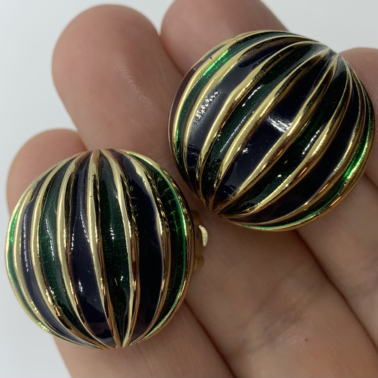 VTG EARRINGS MELON ENAMEL GAY BOYER LARGE DOME GREEN BLACK SHINY MINTY CLIP