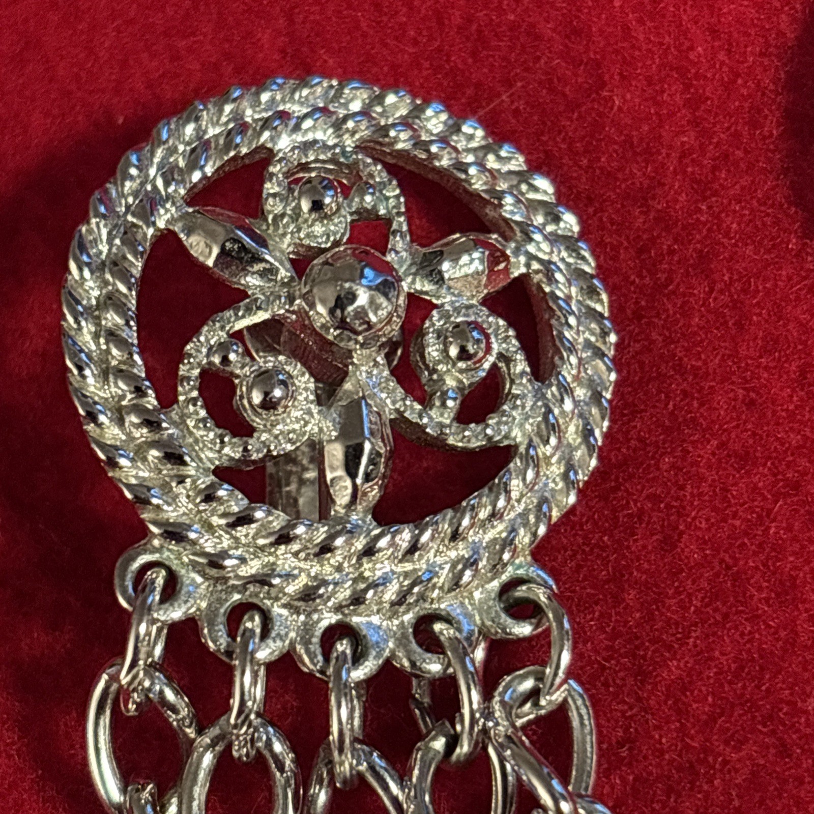 Vintage Sarah Coventry Silver Tone Filigree Chain Fringe Brooch Earrings Set