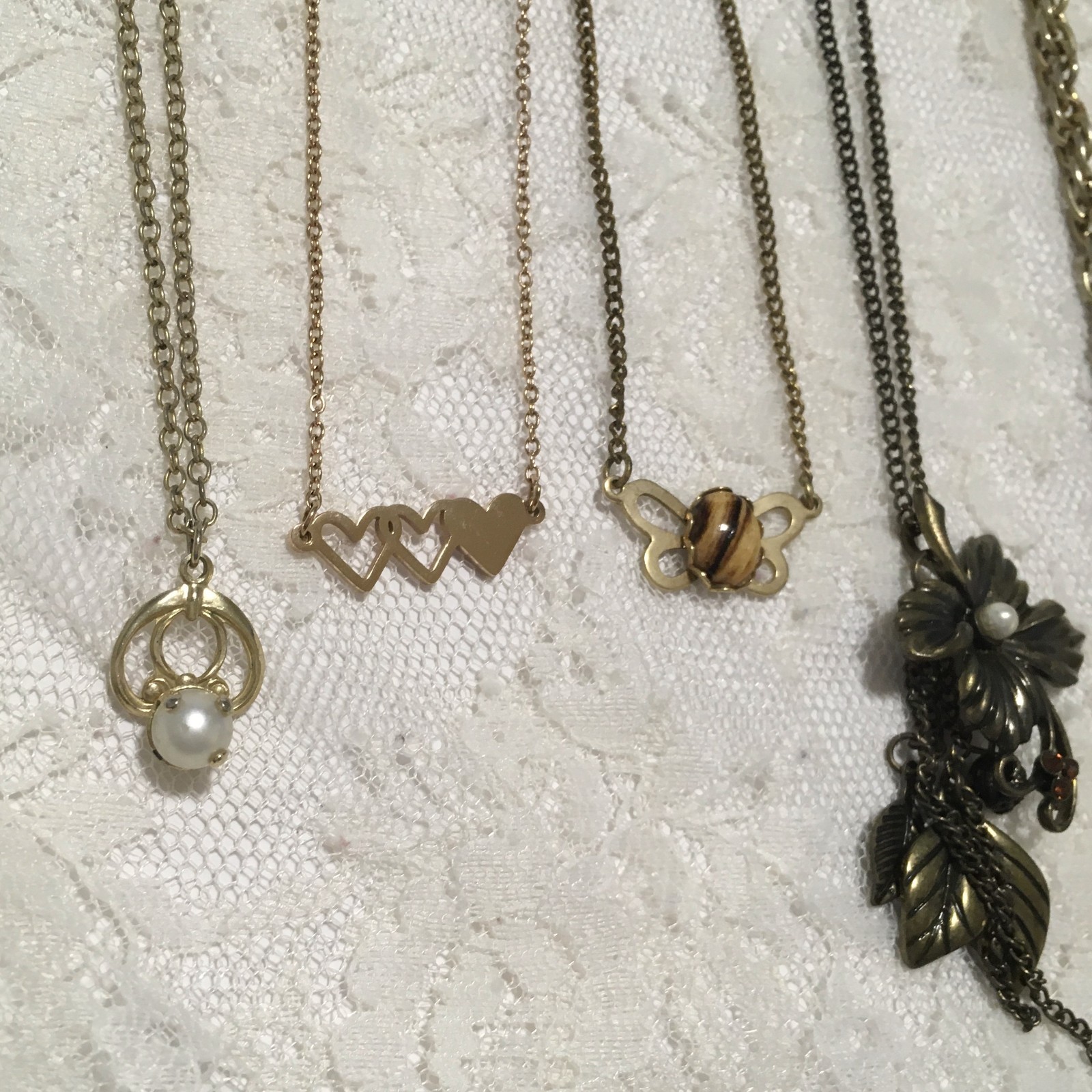 Vintage Necklace Lot Gold tones Lot of 10 Dainty Layering Modern -Vintage